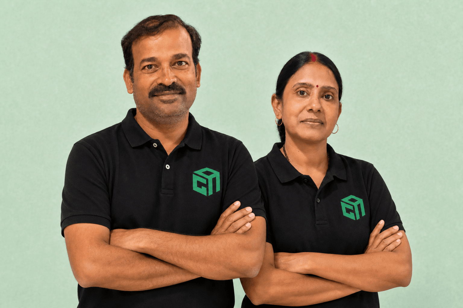 Saroj Kumar Singh and Sangita Kumari, Co-Founders of GeekashramJr, wearing Geekashram t-shirts Saroj Kumar Singh and Sangita Kumari, Co-Founders of GeekashramJr, wearing Geekashram t-shirts